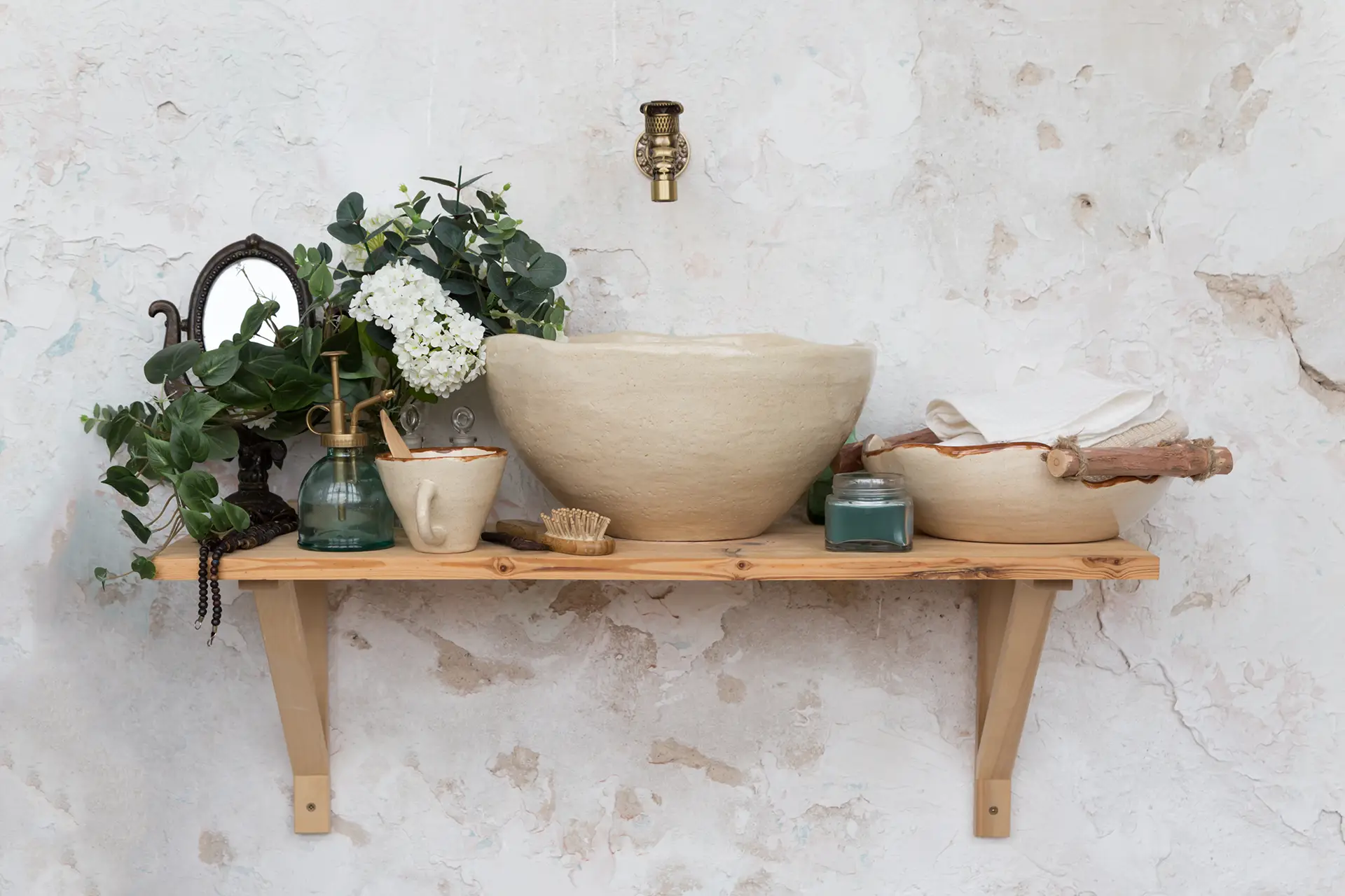 retro-washbasin-and-bathroom